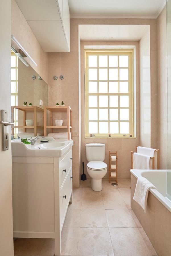 Spacious Apartment In The Perfect Lisbon Location, By Timecooler Exterior photo